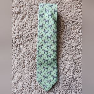 NEW Vineyard Vines Peppermint Bark 100% Silk Christmas Dog Boy's Tie NWT